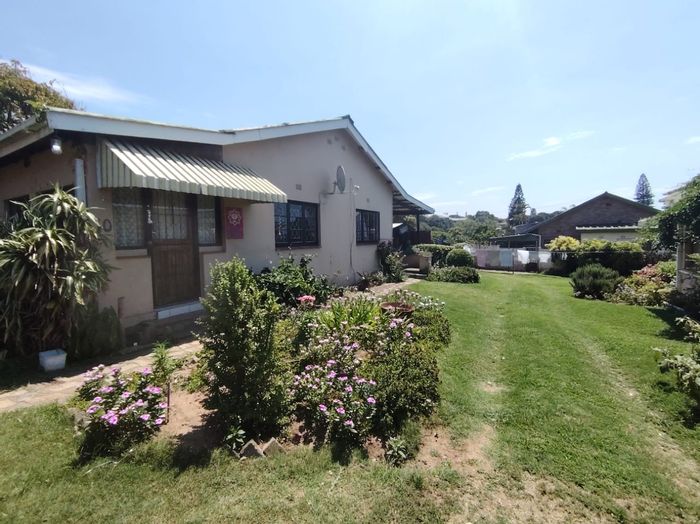 For Sale: Versatile house in Sunwich Port with flatlet, garden, and garage.