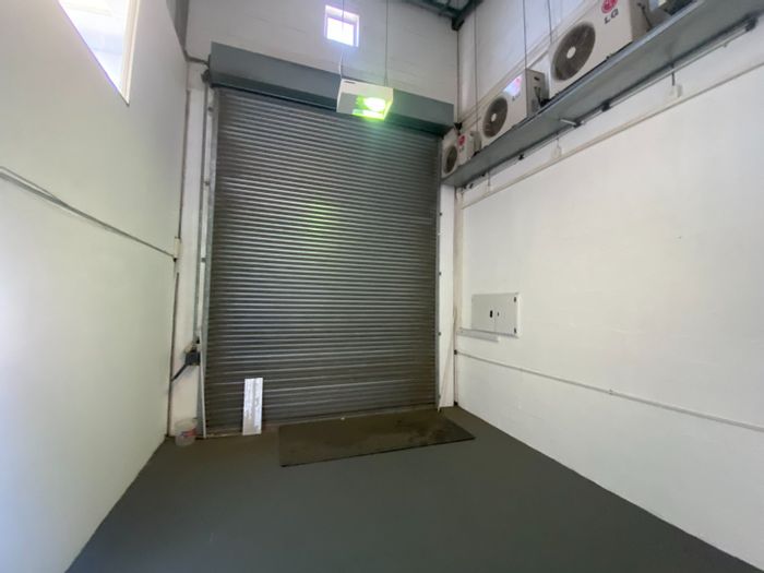 Industrial unit to rent in Montague Gardens with dual access and 24-hour security.