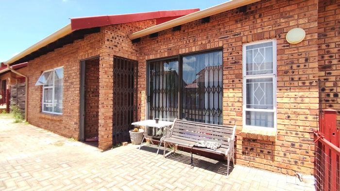 Riversdale Apartment For Sale: 2 beds, 2 baths, garage, pet-friendly yard.