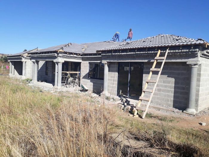 For Sale: House in Gamalakhe with construction assistance and 450 m² land.