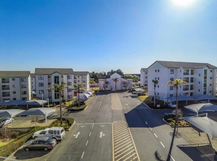 For Sale: 2-Bedroom Apartment in Carlswald with Pool, Gym, and Security.