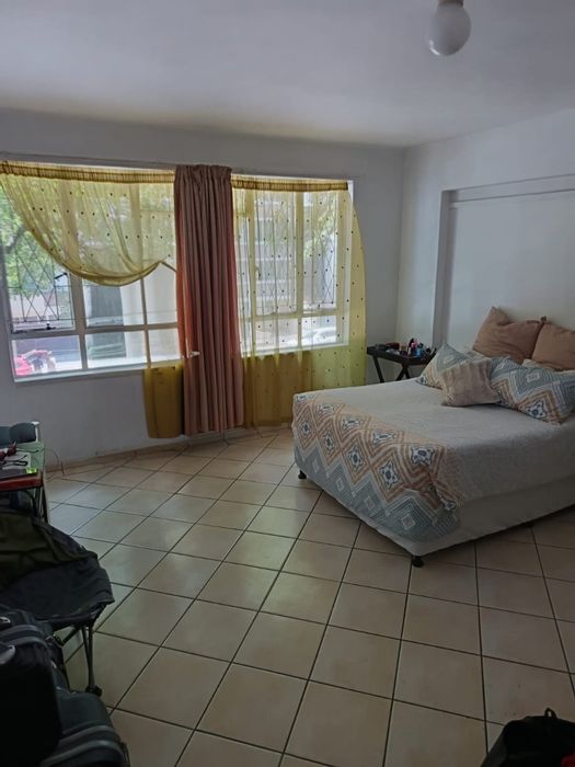 For Sale: Apartment in Durban Central with open-plan living and convenient amenities.