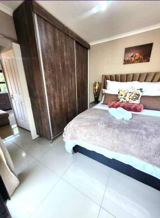 Berea West House To Rent: 4 bedrooms, garden, pet-friendly, prepaid utilities.