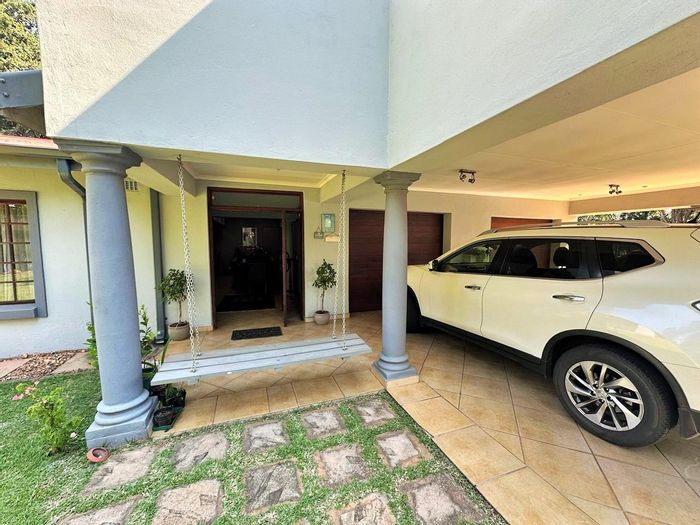 Valhalla House For Sale: 3 Bedrooms, Study, Garden, Jacuzzi, Fiber Connectivity.