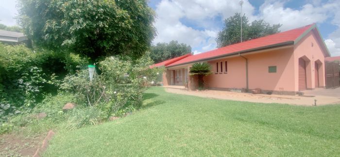 4-Bedroom House in Risiville with Borehole, Double Garage, and Lapa - For Sale