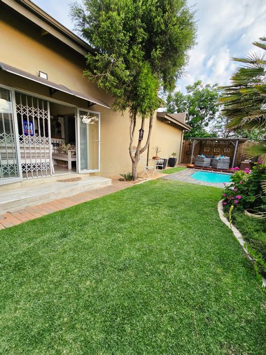 For Sale: House in Wilkoppies with pool, garden, and security features.