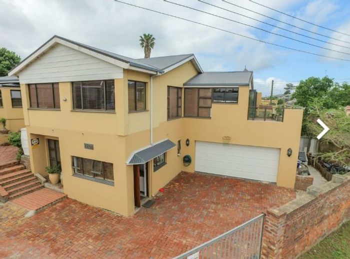 New Horizons House For Sale: 3 beds, flatlet, entertainment area, double garage.