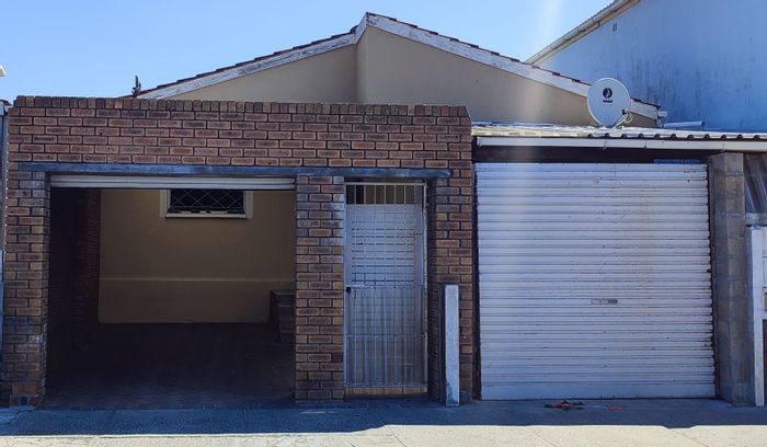 For Sale: 3-bedroom house in Portlands with open plan living, recreational room, and secure yard.