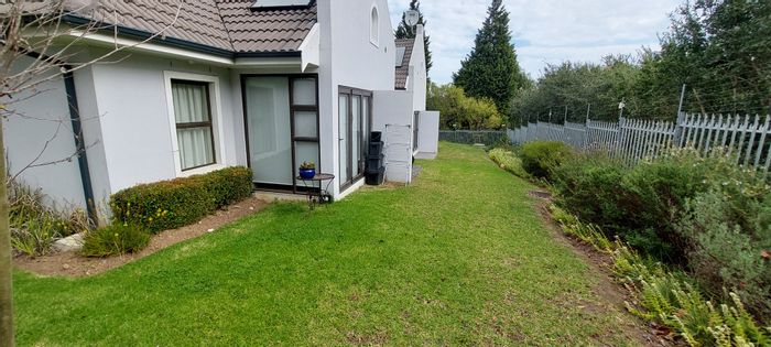 Zevenwacht Retirement Village Apartment For Sale: Secure living, amenities, private garden access.