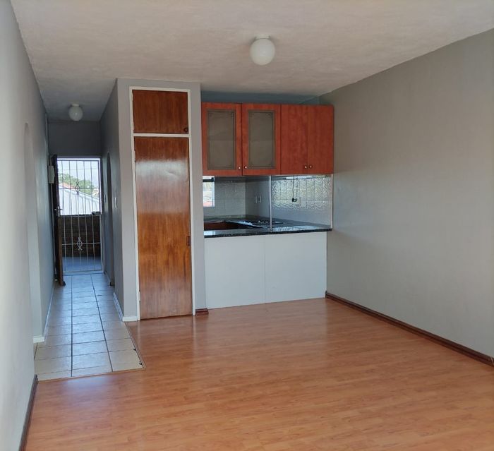 Property #2247385, Apartment for sale in Parow Valley