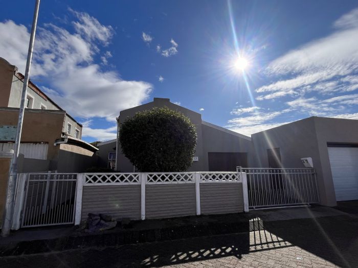 Spacious 4-Bedroom House with Garage, Entertainment Area, and Modern Kitchen in Strandfontein Village