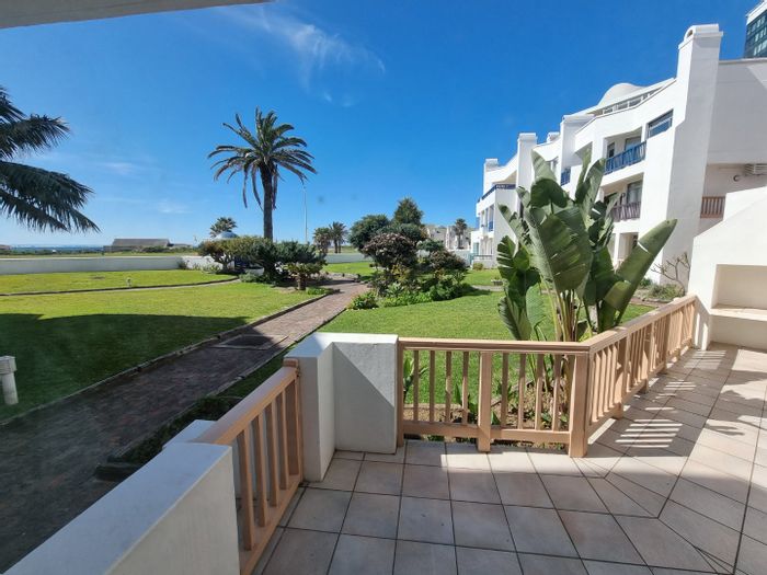 Summerstrand Apartment To Rent: 3 Bed, Secure Block, Walk to Beach & Shops