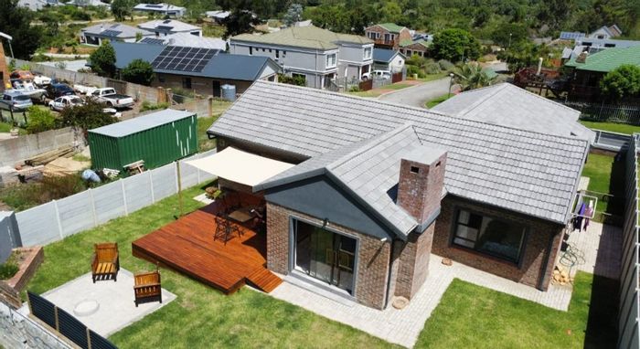 For Sale: House in Groenvallei with open-plan living, indoor braai, and double garage.