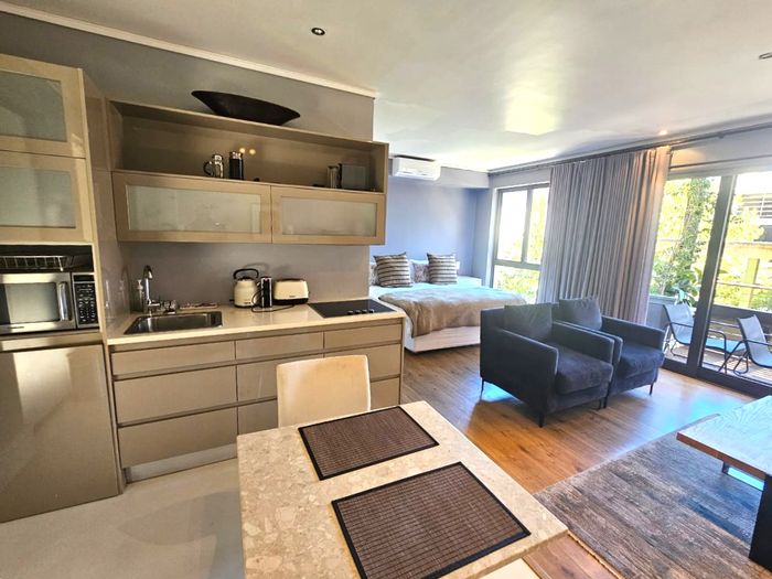 Property #2257152, Apartment for sale in Knysna Central