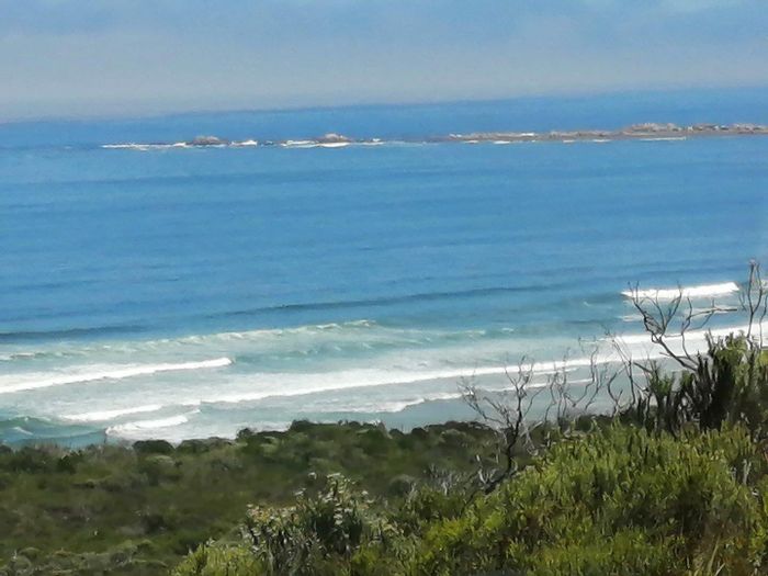 For Sale: Uitzicht Farm with Ocean Views, 21.73 Hectares, and Fynbos Diversity