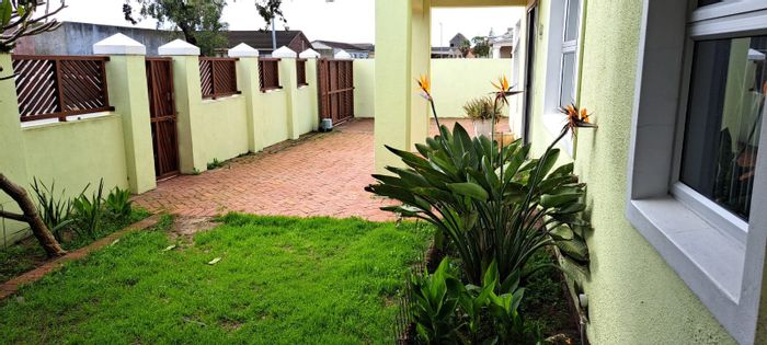 Property #2268133, House for sale in Strandfontein Village