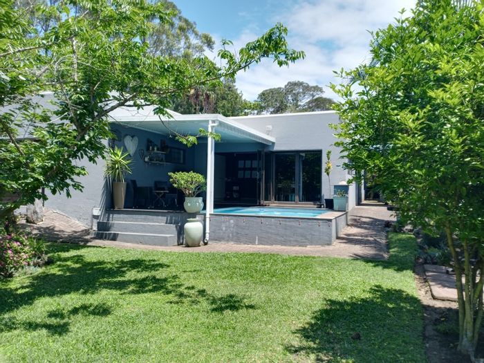 Modern Ramsgate House for Sale: Pool, Open Plan Living, Close to Amenities!