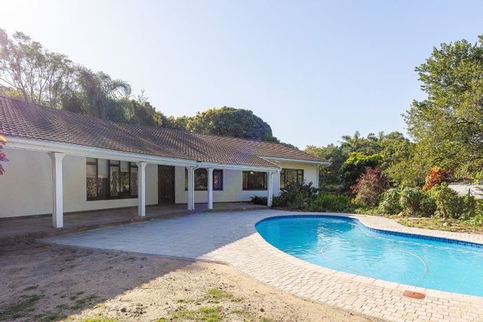 Spacious 4-Bedroom House with Flat, Pool, and Entertainment Area in Umtentweni For Sale!