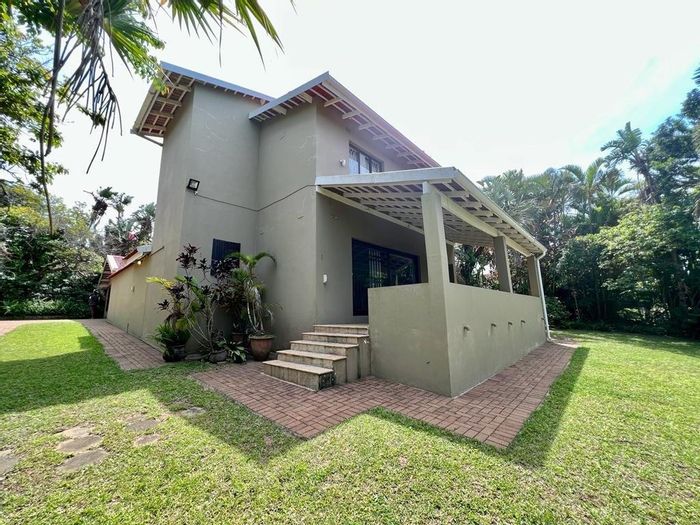 Spacious 7-Bedroom House for Sale Steps from Marina Beach - Ideal for Families or Rentals!