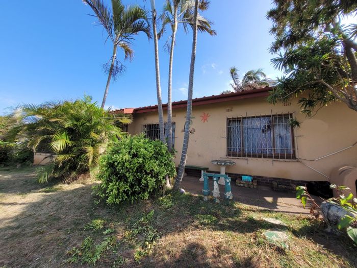 Charming Catalina Bay Home with Income Potential and Stunning Sea Views – For Sale!