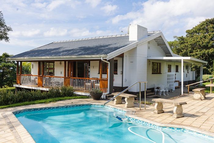 Umtentweni House For Sale: 3 beds, pool, dam views, large garden, staff quarters.
