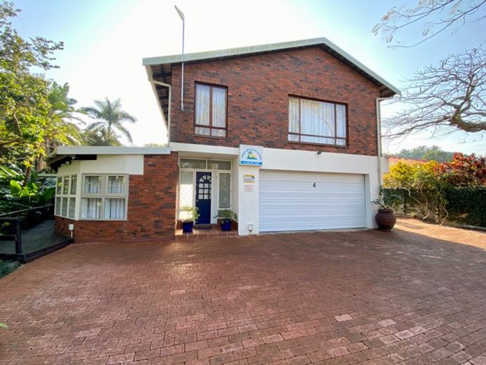 Scottburgh South House for Sale: Spacious, Close to Beach, Income Potential!