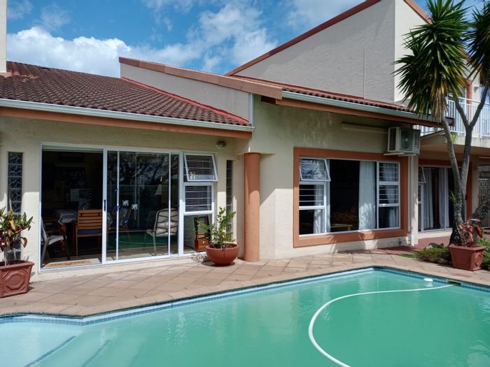 Stunning Uvongo Townhouse For Sale: Privacy, Pool, and Close to Beaches!