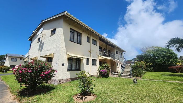 Modern Umtentweni Apartment for Sale: Walk to Beach, Includes Office Nook!