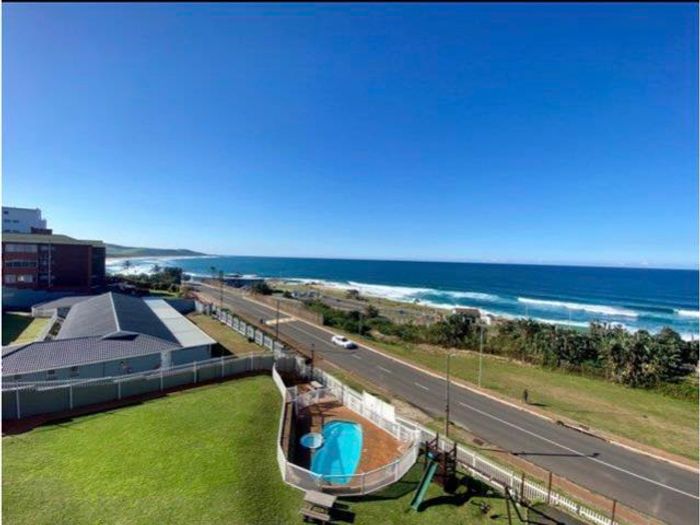 Coastal Apartment in Scottburgh Central: 3 Bedrooms, Pool, Steps to Beach!