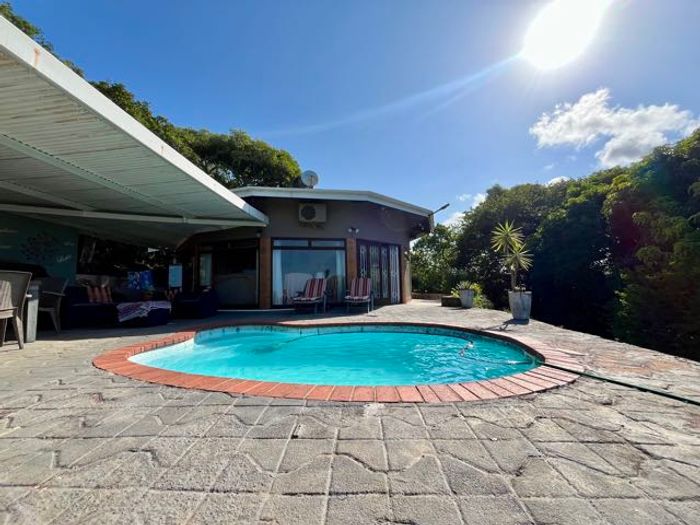 Umkomaas Central: Spacious 3-Bedroom House with Pool and Scenic Views – For Sale!