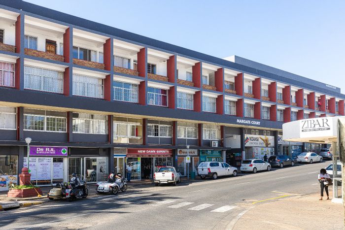 Margate Central Commercial Property For Sale: Prime Location with Main Road Exposure!