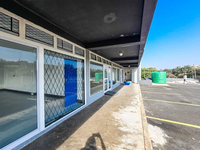 Prime Commercial Space in Hibberdene Central – Ideal for Investors and Fitness Ventures!