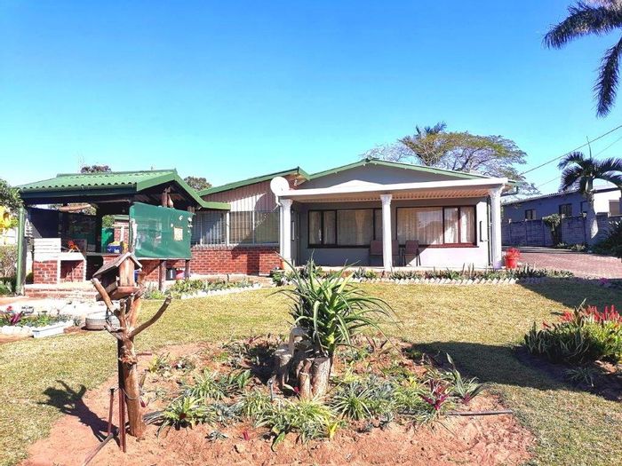 Sea Park House For Sale: 4 Bedrooms, 3.5 Baths, Double Garage, Backup Water Supply.