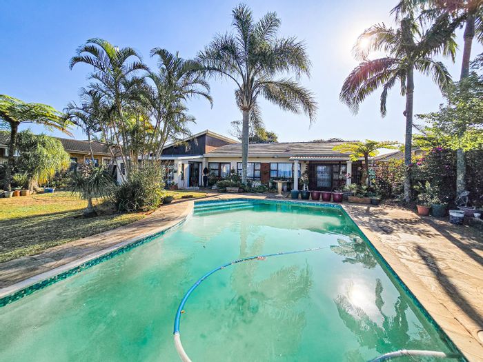 Uvongo House for Sale: Spacious Family Living with Pool and Sea Views!