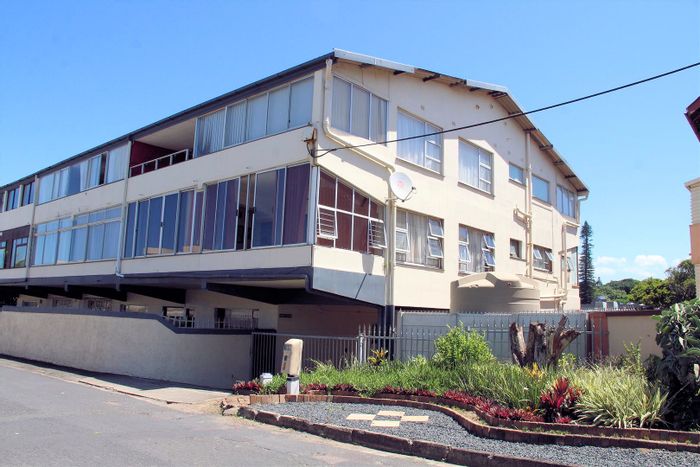 For Sale: 2-Bedroom Apartment in Manaba Beach with Sea Views and Enclosed Balconies!