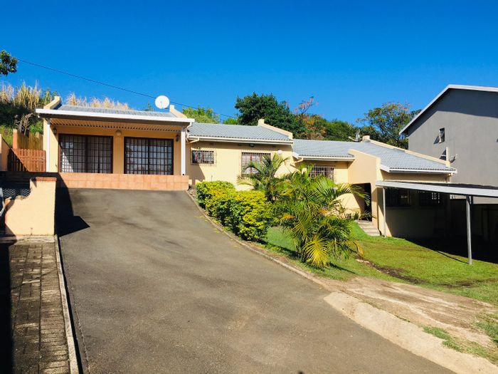 Spacious 6-Bedroom House for Sale in Marburg, Close to Schools and CBD!