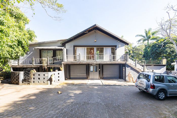 Spacious Umtentweni House for Sale with Flats, Pool, and Ample Parking!