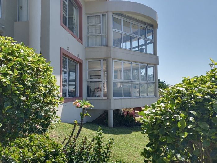 Oceanview Apartment For Sale in Ramsgate: Spacious Living, Private Courtyard, Close to Beach!