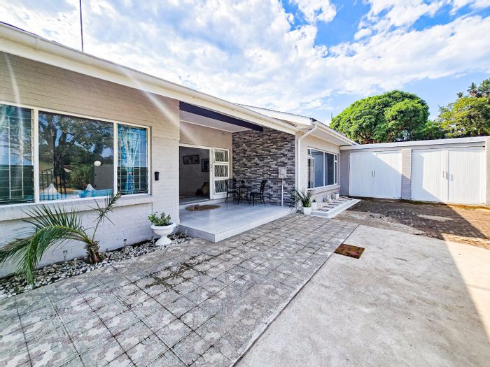 Ramsgate House for Sale: Modern Living, Pool, Flat, and Beach Proximity!