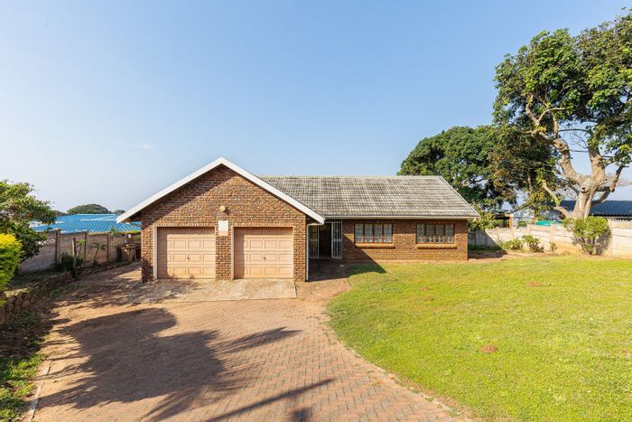 Seaside Home for Sale in Pumula: Open-Plan, Stunning Views, Double Garage!