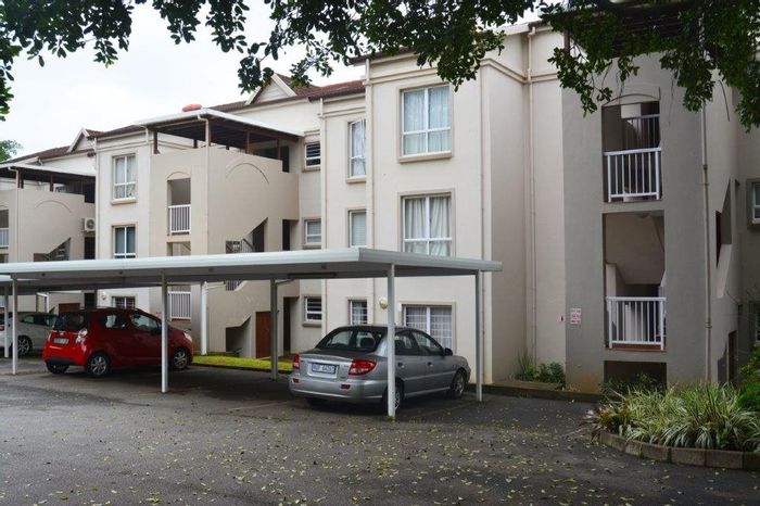 Shelly Beach Apartment For Sale: 2 beds, private garden, secure complex, walk to beach.