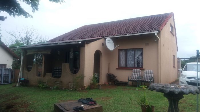 For Sale: Spacious Townhouse in Mtwalume Central with Pool, Tennis Court, and Amenities!