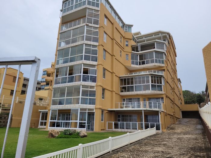 Spacious Margate Central Apartment for Sale, Steps from Beach and Amenities!