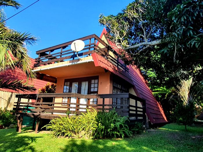 Charming Townhouse in Hibberdene Central with Pool and Scenic Deck Views!