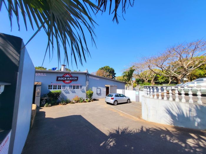 Prime Commercial Restaurant in Trafalgar – High Turnover, Great Amenities, For Sale!