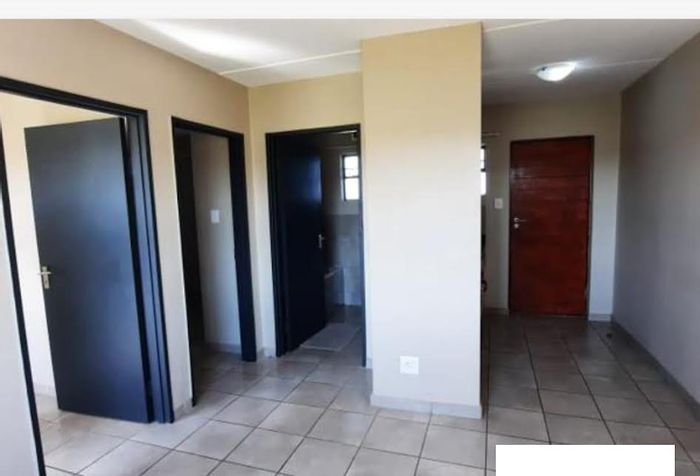 Belhar Apartment For Sale: 2 Bedrooms, Near UWC, Easy Access to Amenities!