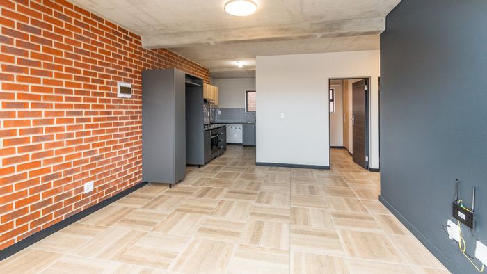 Modern Apartment in Barbeque Downs with Free Internet and 24/7 Security!