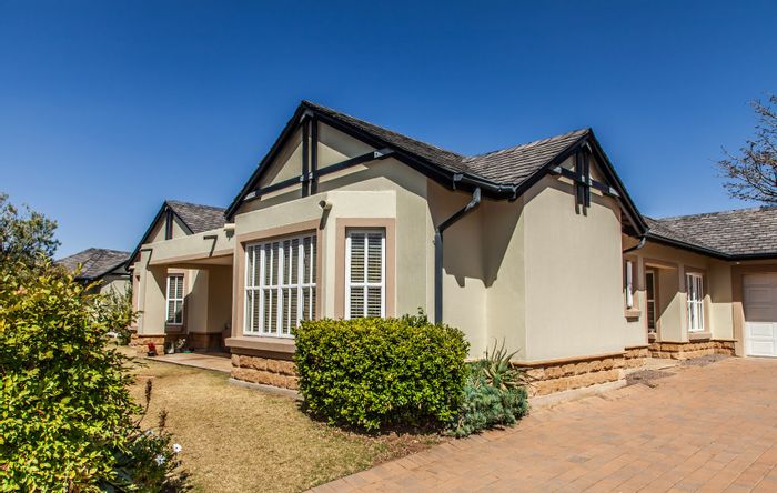 House For Sale in Waterfall Hills Mature Lifestyle Estate with clubhouse and pool access.