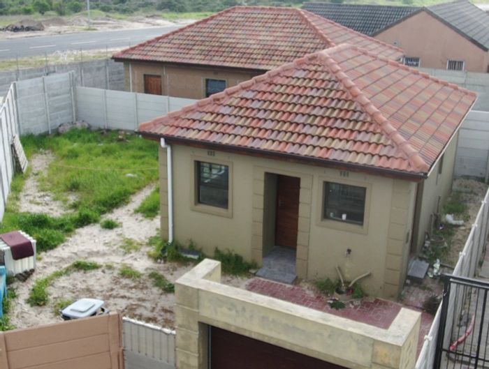 Rocklands House For Sale: 2 Bedrooms, open plan living, parking for 2 cars.