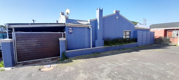 Bridgetown House For Sale: 3 Bedrooms, En-Suite, Garage, Braai Area, Close to Amenities.